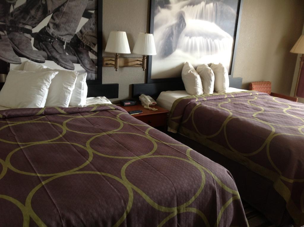 Motel Super 8 By Wyndham Longview/North Chambre photo